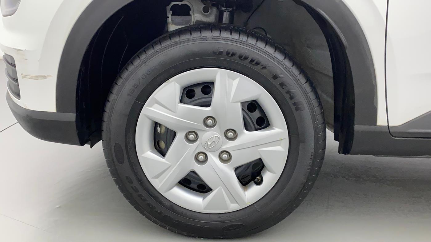 2022 Hyundai VENUE SX 1.2 PETROL, Petrol, Manual, 5,179 km, Left Front Wheel