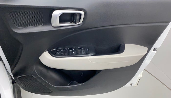 2022 Hyundai VENUE SX 1.2 PETROL, Petrol, Manual, 5,179 km, Driver Side Door Panels Control