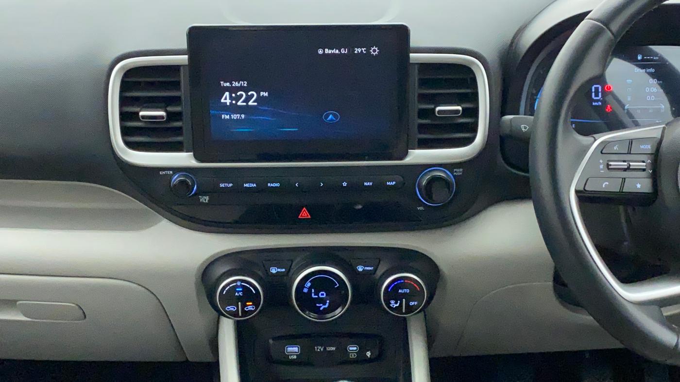 2022 Hyundai VENUE SX 1.2 PETROL, Petrol, Manual, 5,179 km, Air Conditioner