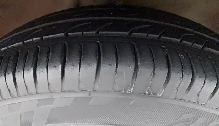 2014 Maruti Alto 800 LXI, Petrol, Manual, 58,110 km, Right Front Tyre Tread