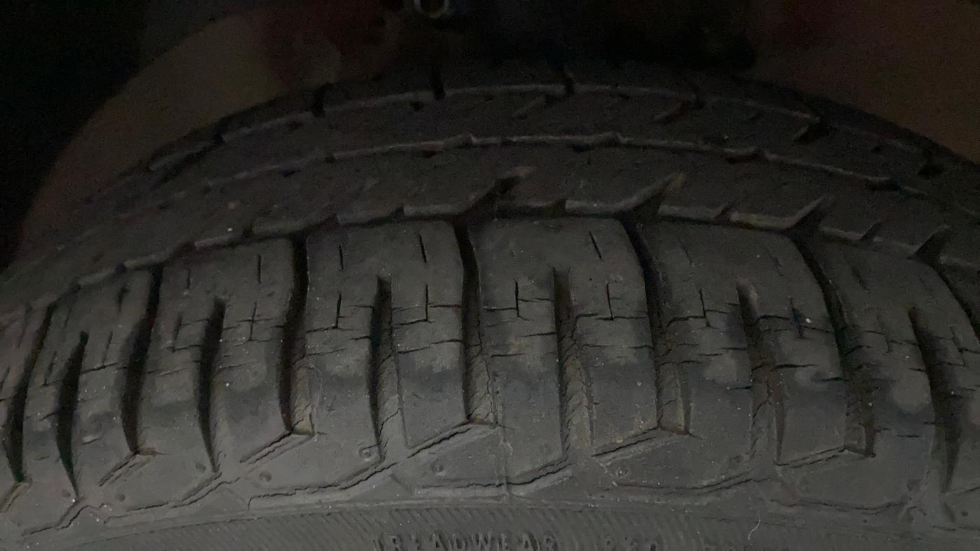 2014 Ford Figo EXI 1.2 PETROL, Petrol, Manual, 14,010 km, Right Front Tyre Tread