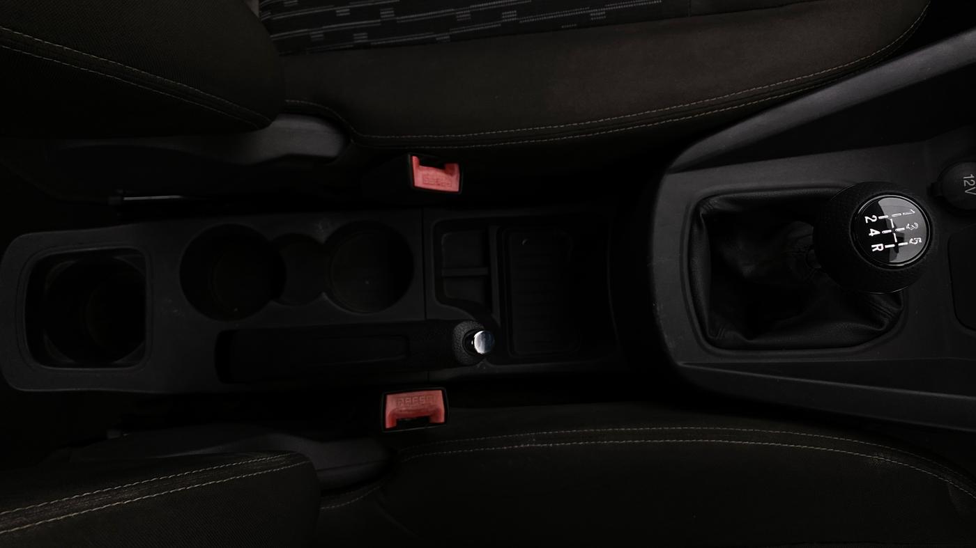 2016 Ford New Figo TREND 1.2 PETROL, Petrol, Manual, 38,810 km, Gear Lever