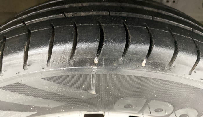 2012 Hyundai Eon ERA, Petrol, Manual, 50,099 km, Right Front Tyre Tread