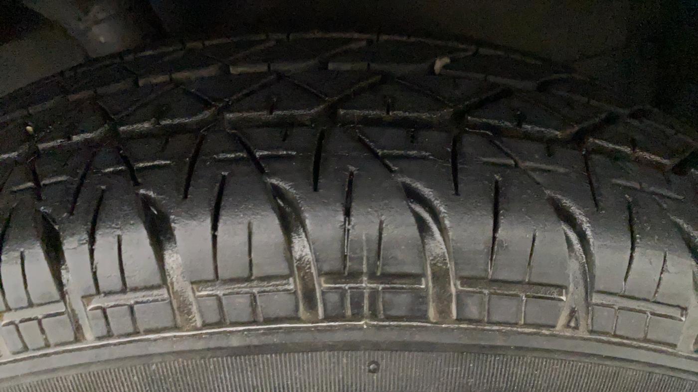 2012 Maruti Ritz VXI, Petrol, Manual, 41,199 km, Left Front Tyre Tread