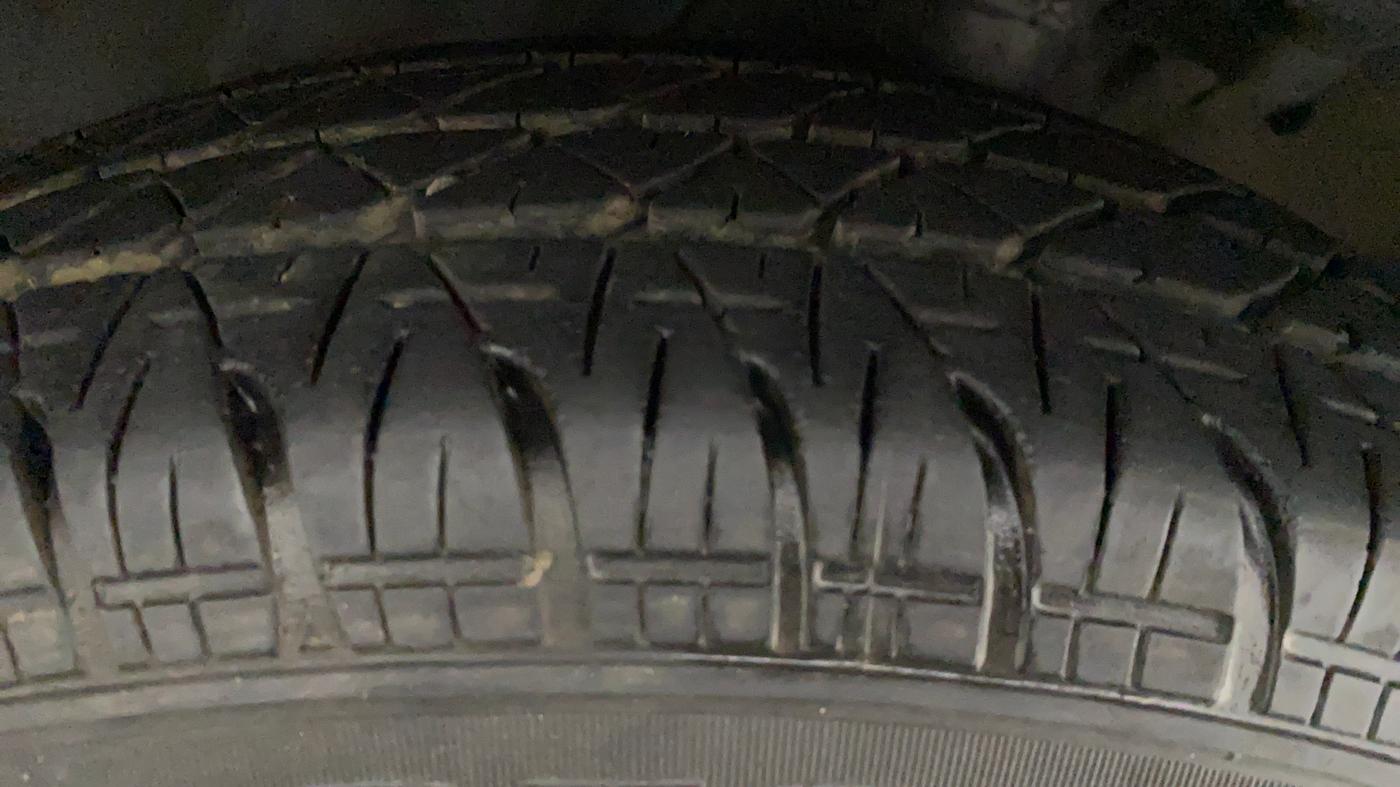 2012 Maruti Ritz VXI, Petrol, Manual, 41,199 km, Right Rear Tyre Tread