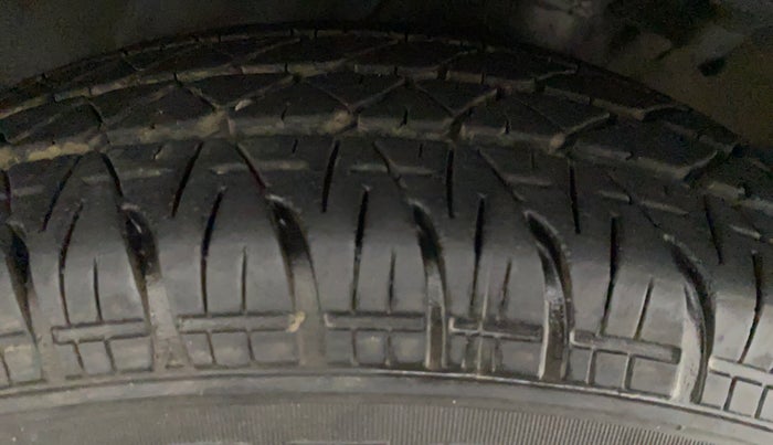 2012 Maruti Ritz VXI, Petrol, Manual, 41,199 km, Right Rear Tyre Tread