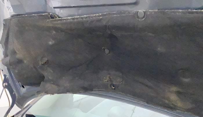 2012 Maruti Ritz VXI, Petrol, Manual, 41,199 km, Bonnet (hood) - Insulation cover has minor damage