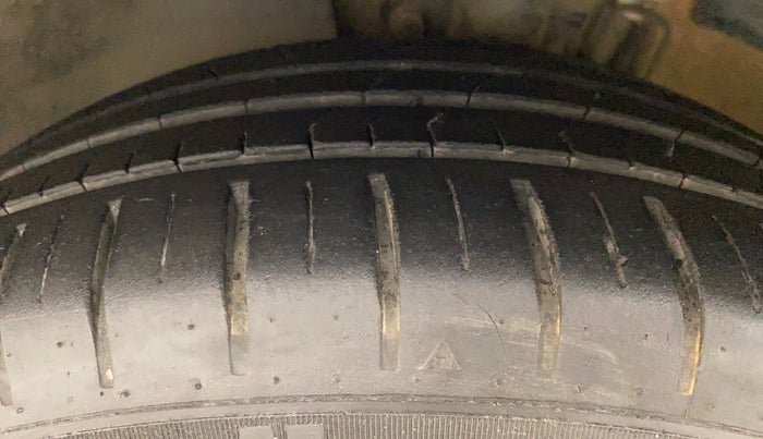 2017 Skoda Rapid STYLE 1.5 TDI AT, Diesel, Automatic, 62,834 km, Left Front Tyre Tread