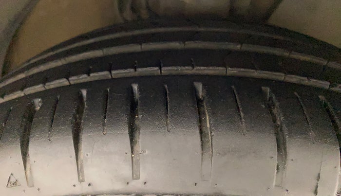 2017 Skoda Rapid STYLE 1.5 TDI AT, Diesel, Automatic, 62,834 km, Right Front Tyre Tread