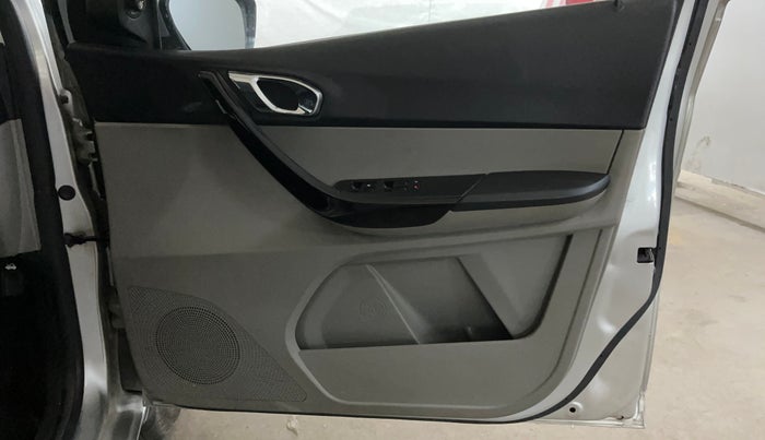 2018 Tata Tiago XZ PETROL, Petrol, Manual, 45,504 km, Driver Side Door Panels Control