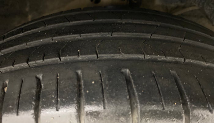 2018 Maruti Baleno ALPHA 1.2K12  AT, Petrol, Automatic, 35,190 km, Right Front Tyre Tread