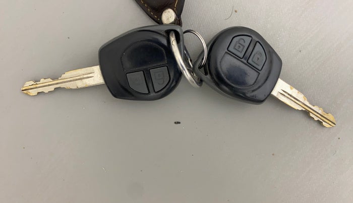 2014 Maruti Swift Dzire VDI, Diesel, Manual, 77,384 km, Key Close Up