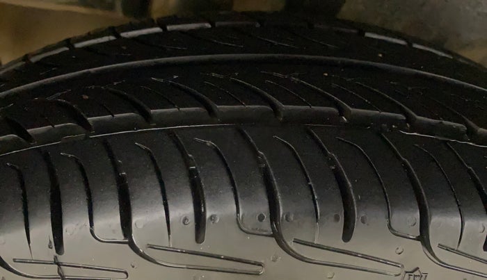 2014 Maruti Swift Dzire VDI, Diesel, Manual, 77,384 km, Right Rear Tyre Tread