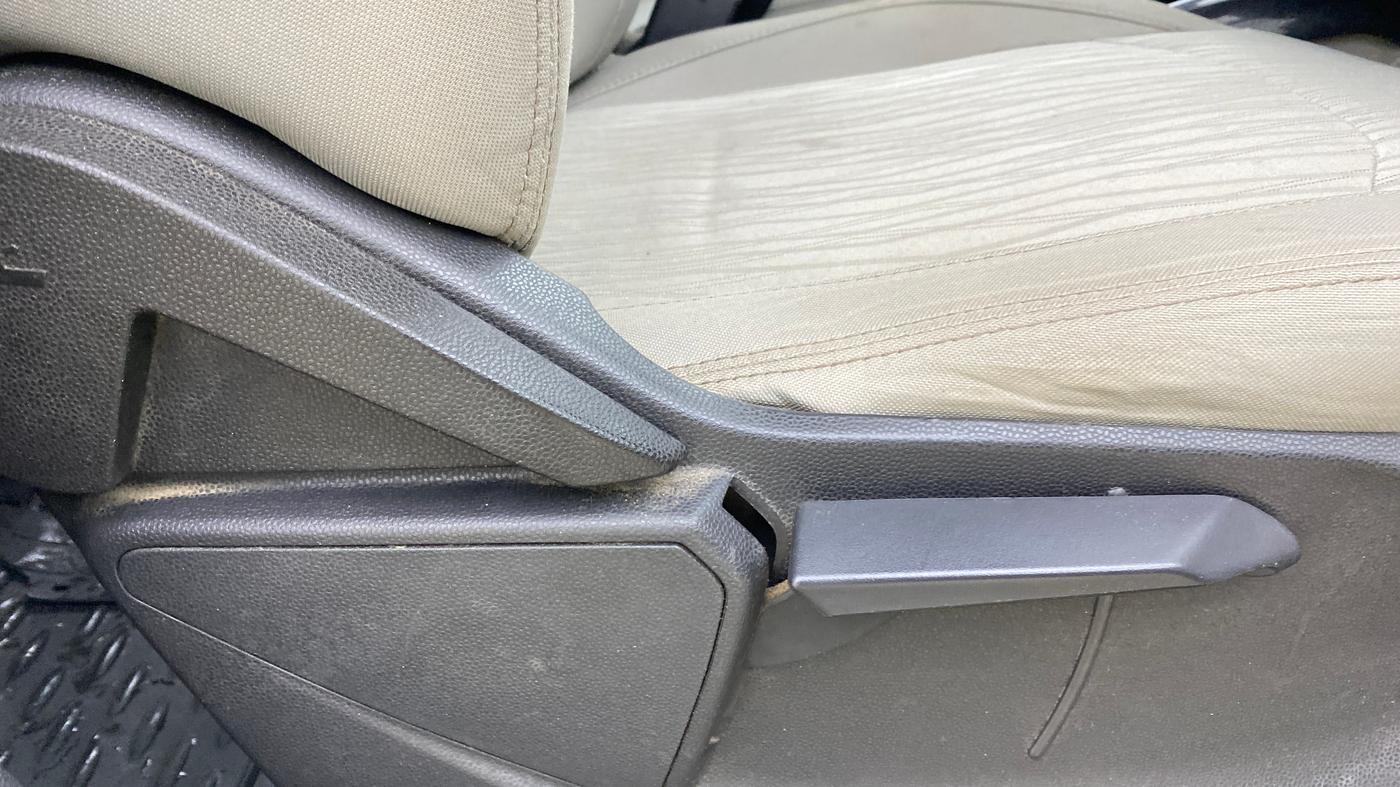 2014 Ford Ecosport TITANIUM 1.5L DIESEL, Diesel, Manual, 1,09,757 km, Driver Side Adjustment Panel