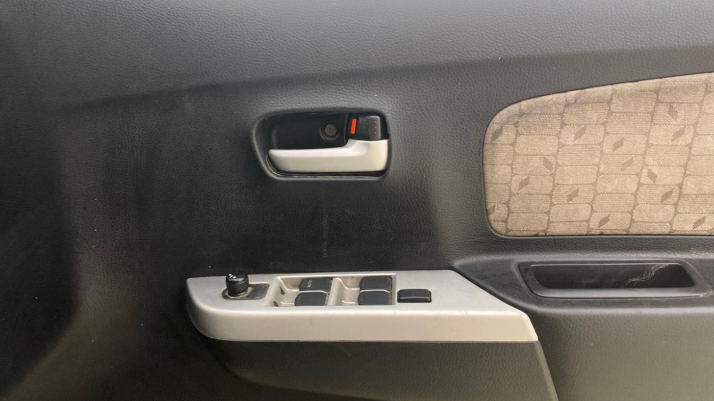 2015 Maruti Wagon R 1.0 VXI, CNG, Manual, 74,994 km, Driver Side Door Panels Control