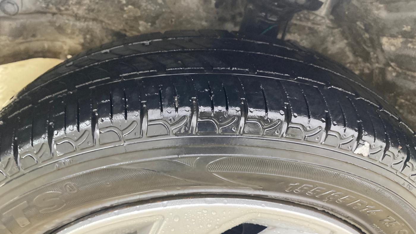 2015 Maruti Wagon R 1.0 VXI, CNG, Manual, 74,994 km, Left Front Tyre Tread
