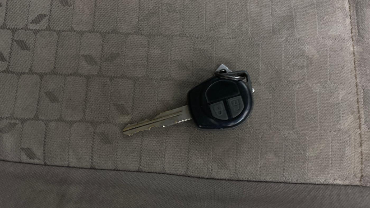 2015 Maruti Wagon R 1.0 VXI, CNG, Manual, 74,994 km, Key Close Up