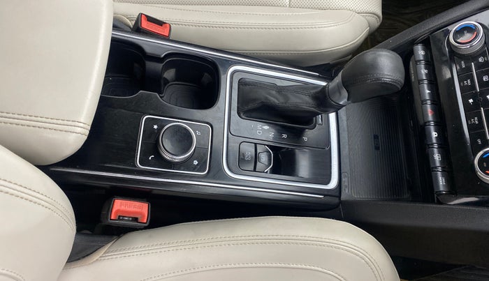 2022 Mahindra XUV700 AX 7 LUXURY D AWD AT 7 STR, Diesel, Automatic, 1,29,475 km, Gear Lever