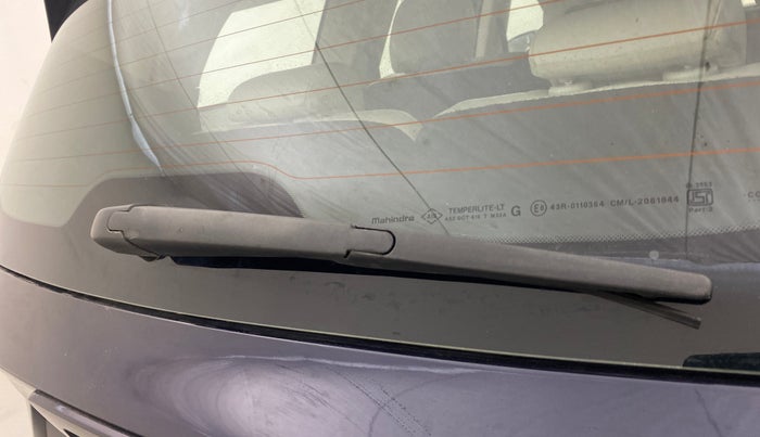 2022 Mahindra XUV700 AX 7 LUXURY D AWD AT 7 STR, Diesel, Automatic, 1,29,475 km, Rear Wiper