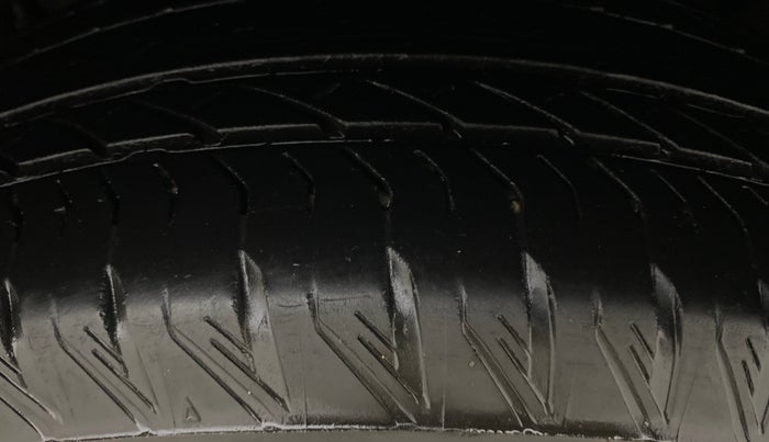 2022 Mahindra XUV700 AX 7 LUXURY D AWD AT 7 STR, Diesel, Automatic, 1,29,475 km, Left Rear Tyre Tread