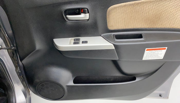 2017 Maruti Wagon R 1.0 LXI CNG, CNG, Manual, 79,186 km, Driver Side Door Panels Control