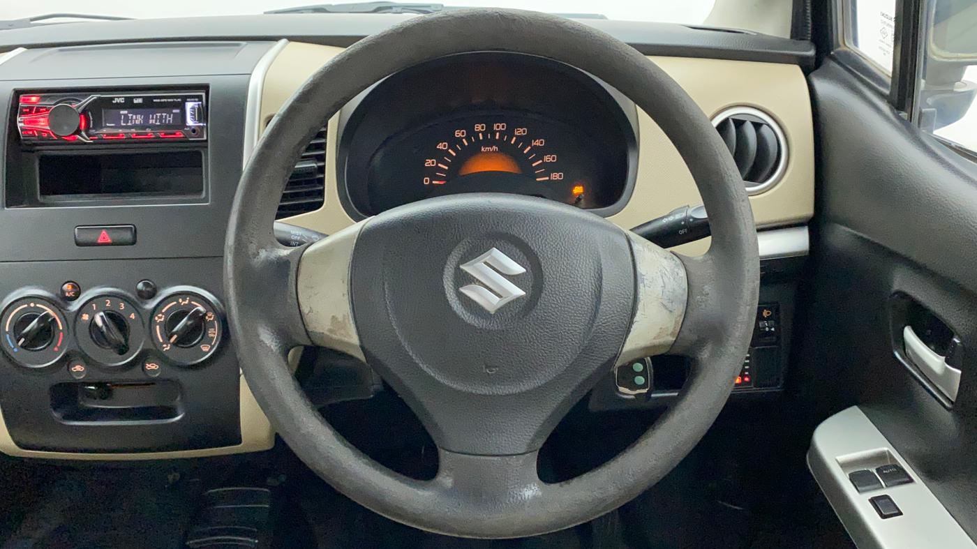 2017 Maruti Wagon R 1.0 LXI CNG, CNG, Manual, 79,186 km, Steering Wheel Close Up