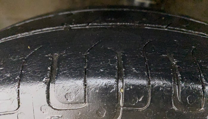 2017 Maruti Wagon R 1.0 LXI CNG, CNG, Manual, 79,186 km, Left Front Tyre Tread