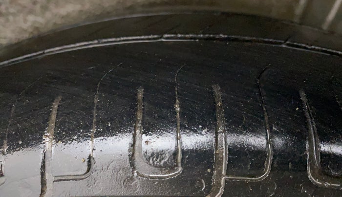 2017 Maruti Wagon R 1.0 LXI CNG, CNG, Manual, 79,186 km, Left Rear Tyre Tread