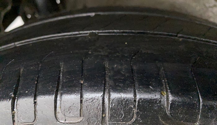 2017 Maruti Wagon R 1.0 LXI CNG, CNG, Manual, 79,186 km, Right Rear Tyre Tread