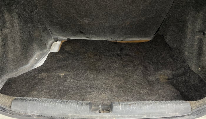 2015 Honda Amaze 1.5L I-DTEC S, Diesel, Manual, 1,07,020 km, Boot Inside