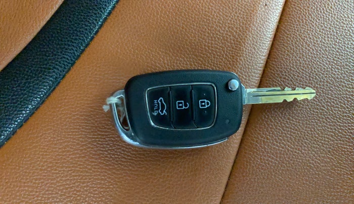 2021 Hyundai GRAND I10 NIOS SPORTZ 1.2 KAPPA VTVT CNG, CNG, Manual, 97,481 km, Key Close Up