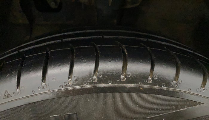 2021 Hyundai GRAND I10 NIOS SPORTZ 1.2 KAPPA VTVT CNG, CNG, Manual, 97,481 km, Left Front Tyre Tread