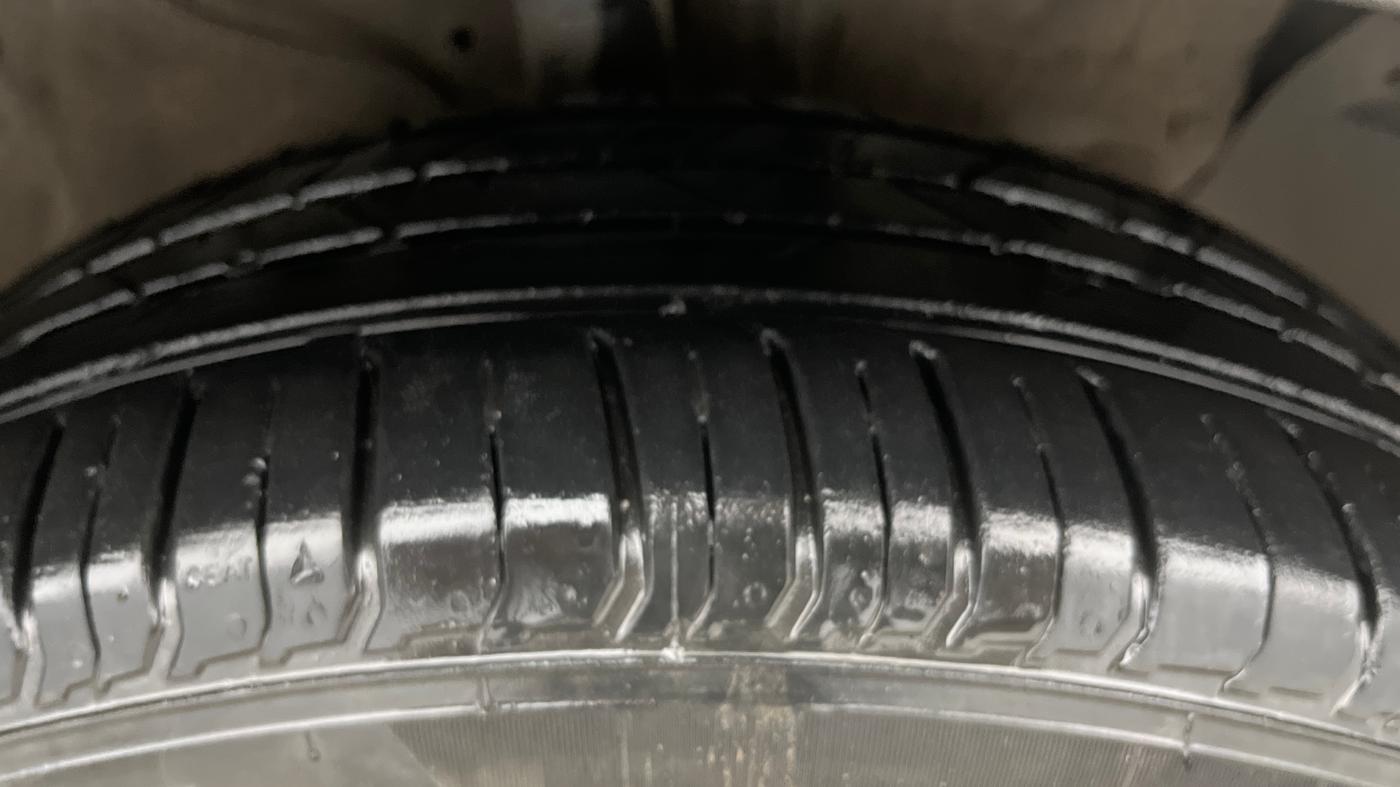 2016 Hyundai Creta S 1.6 PETROL, Petrol, Manual, 61,353 km, Right Front Tyre Tread