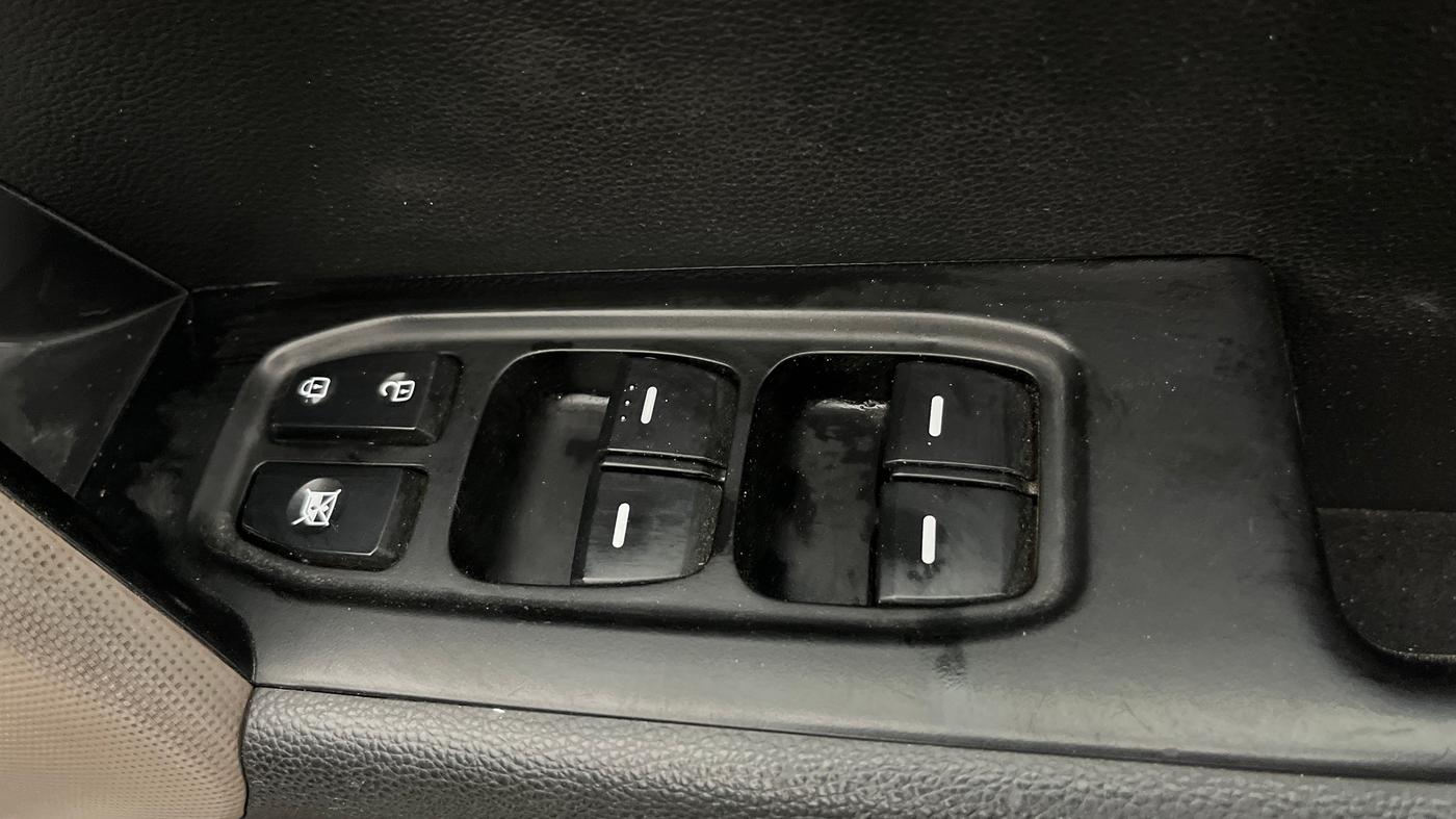 2016 Hyundai Creta S 1.6 PETROL, Petrol, Manual, 61,353 km, Driver Side Door Panels Control