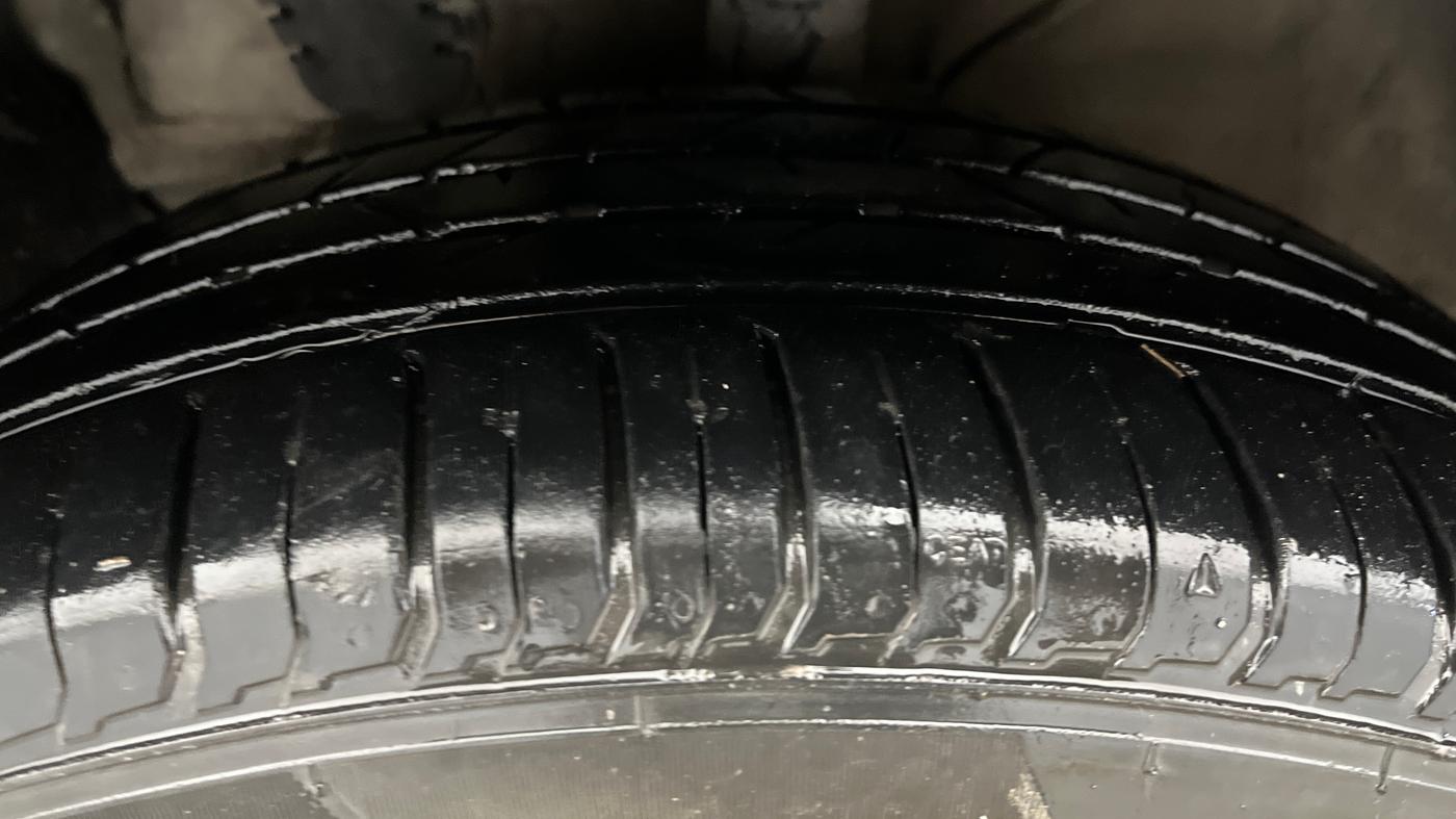 2016 Hyundai Creta S 1.6 PETROL, Petrol, Manual, 61,353 km, Left Front Tyre Tread