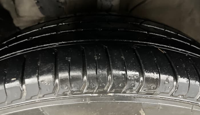 2016 Hyundai Creta S 1.6 PETROL, Petrol, Manual, 61,449 km, Left Front Tyre Tread