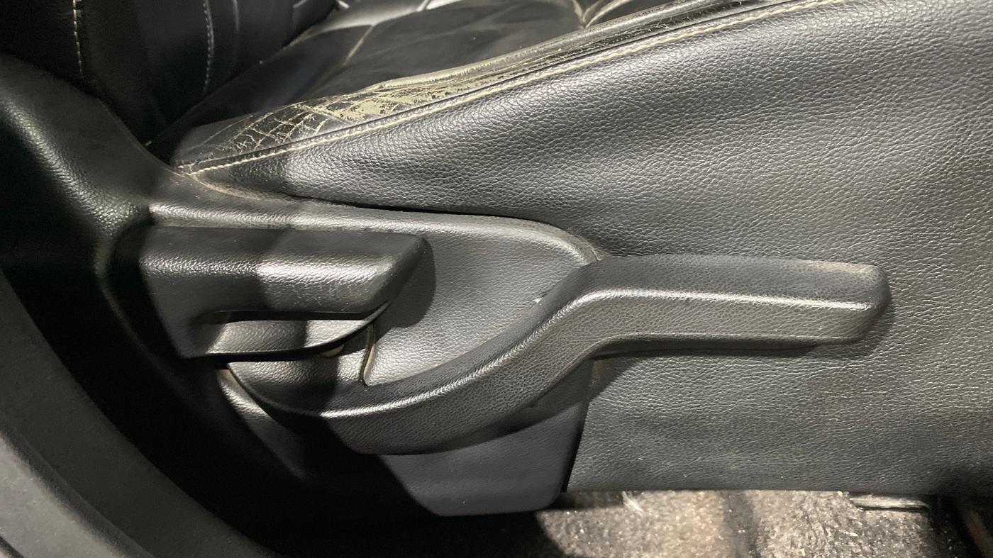 2019 Honda BR-V 1.5L I- DTEC VX, Diesel, Manual, 89,223 km, Driver Side Adjustment Panel