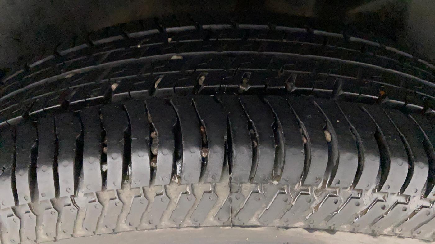 2017 Maruti Dzire VXI, Petrol, Manual, 58,164 km, Left Rear Tyre Tread