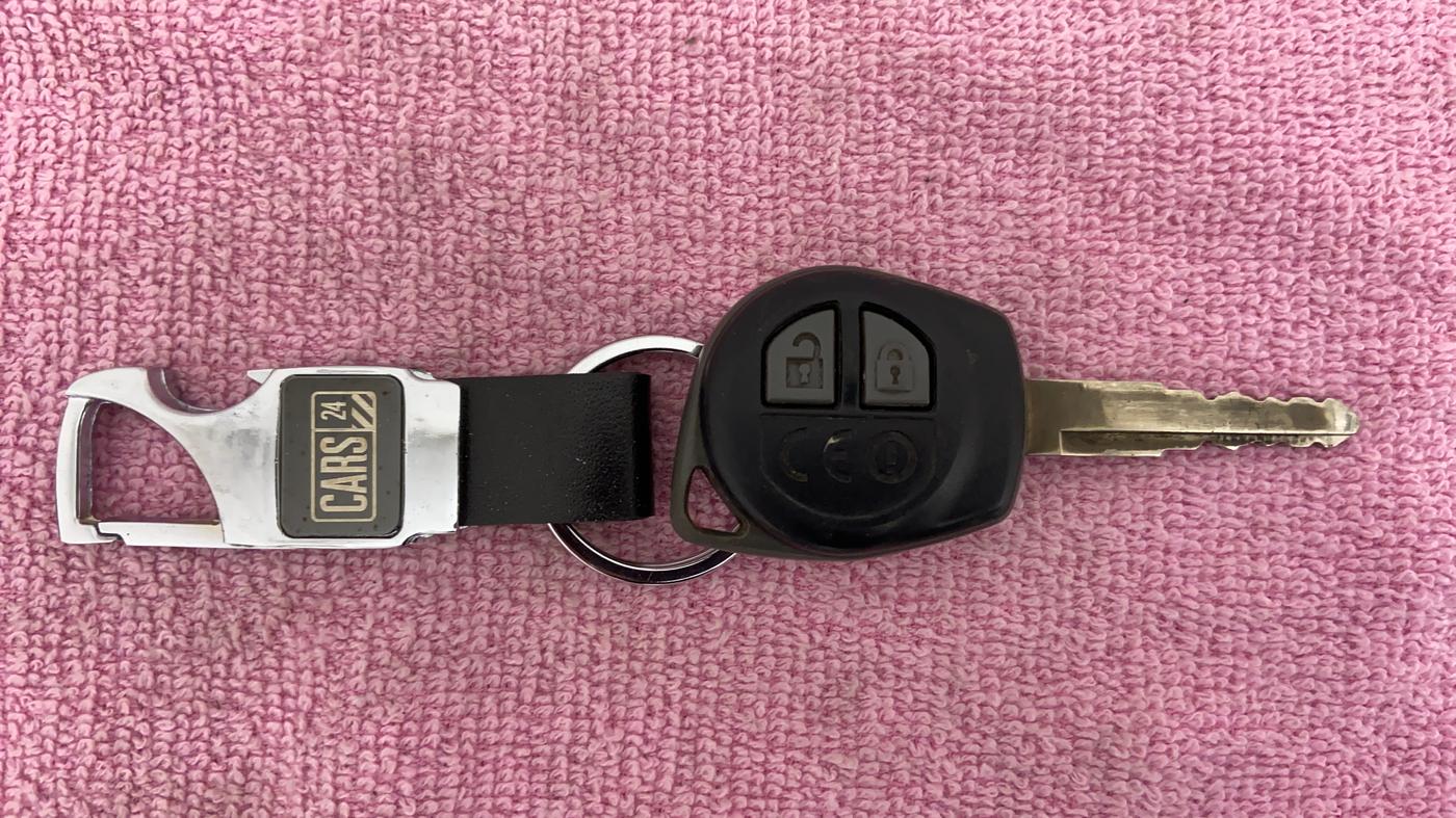 2017 Maruti Dzire VXI, Petrol, Manual, 58,164 km, Key Close Up