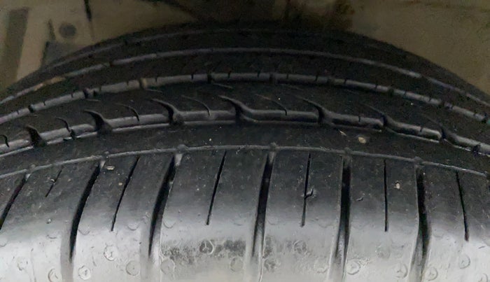 2018 Maruti Ciaz ALPHA 1.5 AT SHVS, Petrol, Automatic, 81,761 km, Left Front Tyre Tread