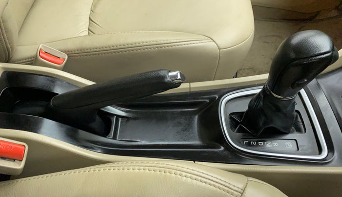 2018 Maruti Ciaz ALPHA 1.5 AT SHVS, Petrol, Automatic, 81,761 km, Gear Lever