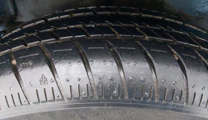 2016 Maruti Celerio VXI AGS, Petrol, Automatic, 29,833 km, Right Rear Tyre Tread