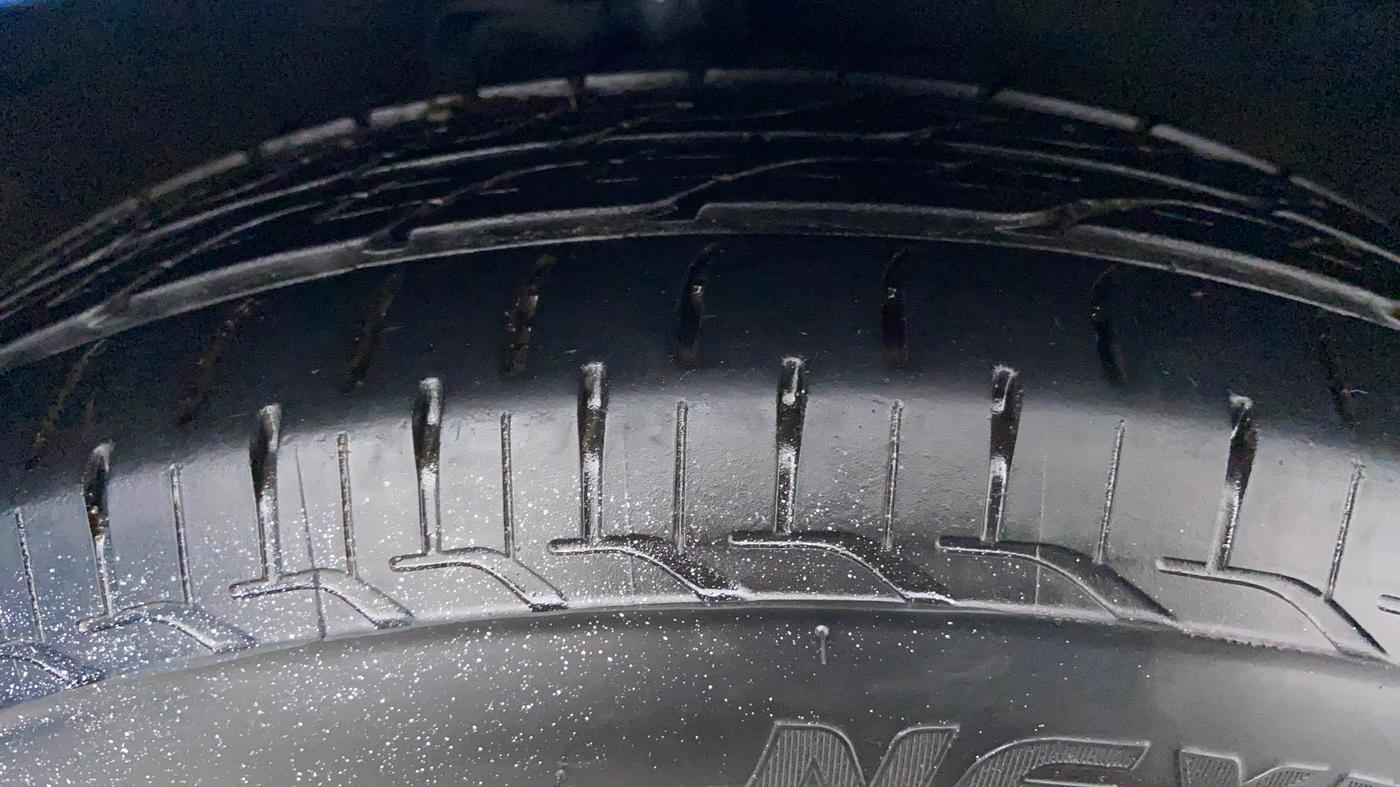 2016 Maruti Celerio VXI AGS, Petrol, Automatic, 29,833 km, Right Front Tyre Tread