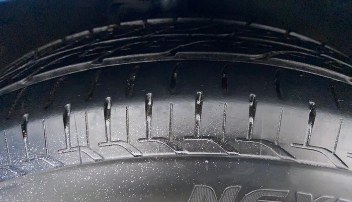 2016 Maruti Celerio VXI AGS, Petrol, Automatic, 29,833 km, Right Front Tyre Tread