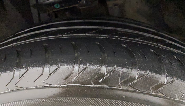 2019 Jeep Compass LIMITED PLUS DIESEL, Diesel, Manual, 54,486 km, Right Front Tyre Tread