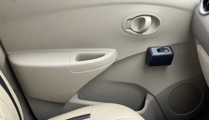 2018 Datsun Go A, Petrol, Manual, 24,089 km, Left front window switch / handle - Switch/handle not functional