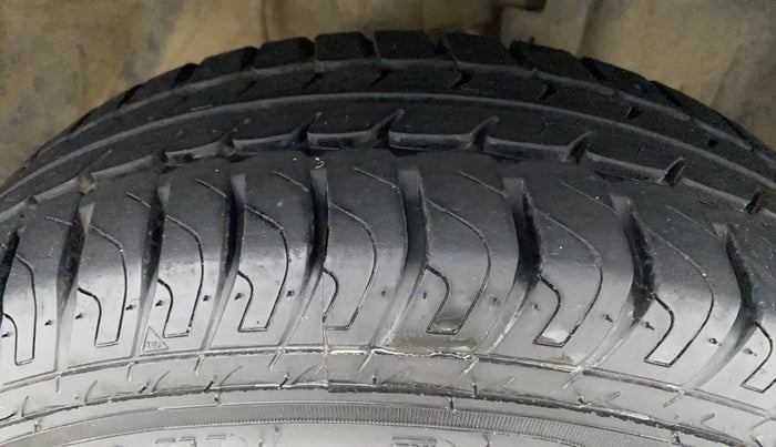 2018 Datsun Go A, Petrol, Manual, 24,089 km, Right Front Tyre Tread