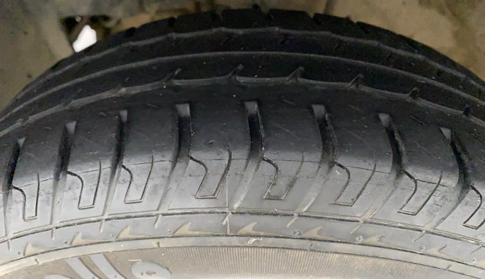 2018 Datsun Go A, Petrol, Manual, 24,089 km, Left Front Tyre Tread