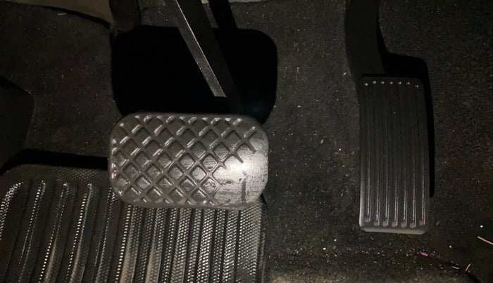 2021 MG HECTOR PLUS SHARP 1.5 PETROL TURBO CVT 6-STR, Petrol, Automatic, 1,14,945 km, Pedals