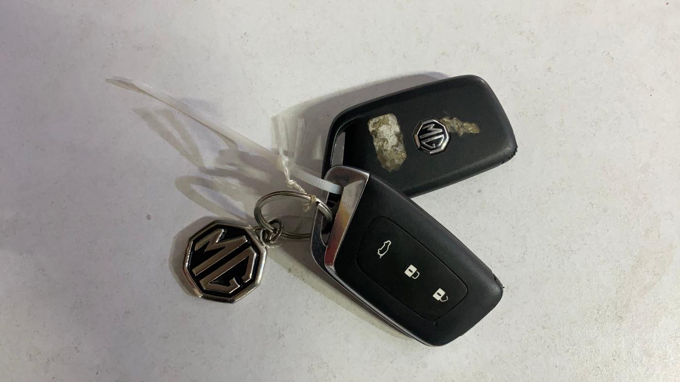 2021 MG HECTOR PLUS SHARP 1.5 PETROL TURBO CVT 6-STR, Petrol, Automatic, 1,14,945 km, Key Close Up